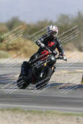 media/Oct-13-2025-Moto Forza (Mon) [[a66d839500]]/3-B Group/Session 3 Turn 2/